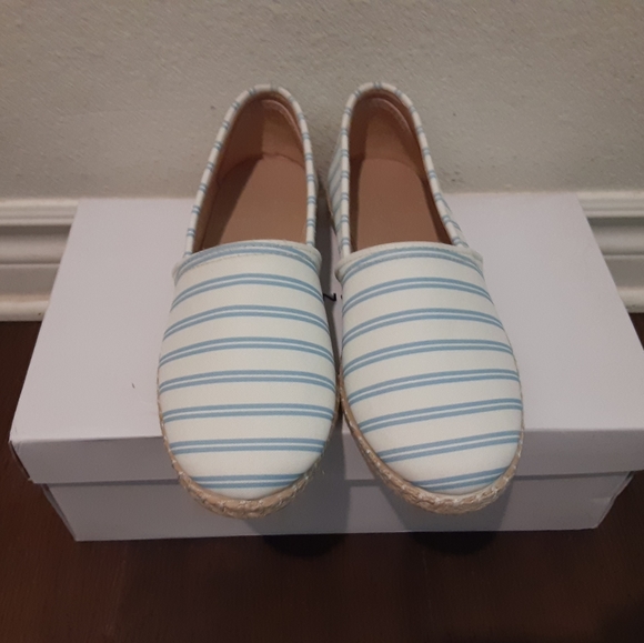 Saks Fifth Avenue - Picture 3 of 4